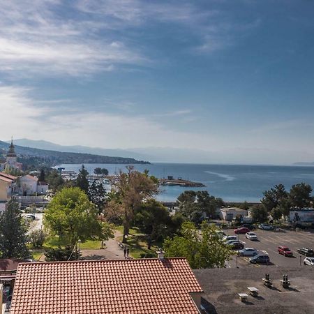 Apartment Center Crikvenica Eksteriør billede